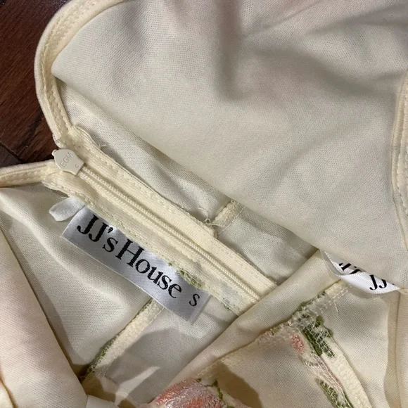 JJ’s House Floral Embroidered Dress size small - Picture 7 of 7